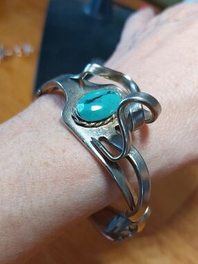 💜5/$25💜 Handcraftwd Fork Bracelet With Turquoise Stone 7-7.5"